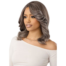 Load image into Gallery viewer, Outre Hd Everywear Lace Front Wig - Every 47
